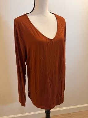 Ava & Viv Rust V-Neck Long Sleeve Tee